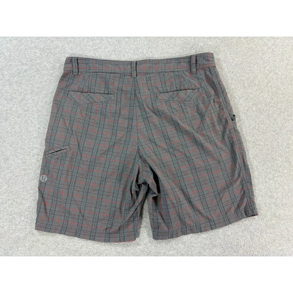Lululemon‎ Plaid Casual Chino Shorts (Men's 36) Gray - 8